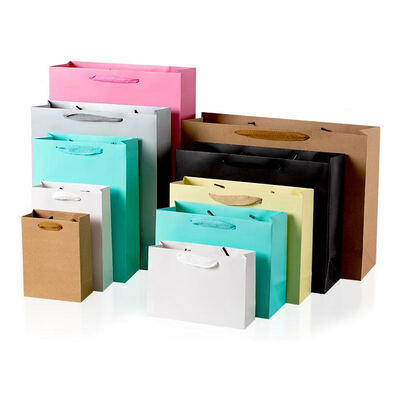 Bon prix Sac en papier kraft imprimé personnalisé avec vernis mat brillant, vernis sélectif UV, gaufrage et dorure à chaud pour applications d'emballage en ligne