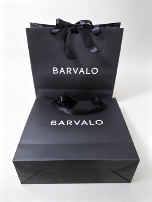 Bon prix Sacs cadeaux recyclés en papier noir mat avec nœud en ruban de satin pour la mode, les cosmétiques, les bijoux et les besoins d'emballage cadeau de luxe en ligne