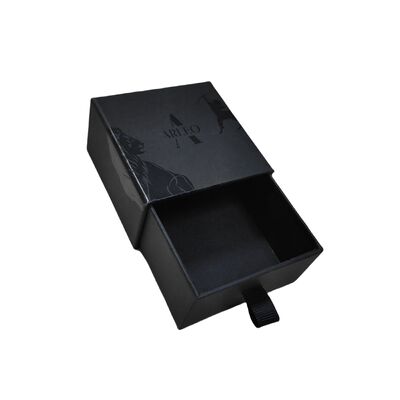 Bon prix Boîte en papier pour bijoux avec options d'impression personnalisée en dorure à chaud, impression couleur, gaufrage et doublure en flanelle et éponge pour une résistance aux rayures et aux chocs en ligne