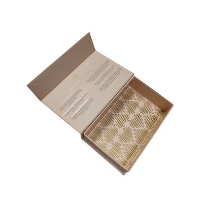 Bon prix Boîte cosmétique en papier durable avec surface lisse et fine, haute rigidité et pelliculage mat résistant aux rayures, parfaite pour les besoins d'emballage de soins de la peau et de maquillage en ligne