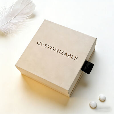 Bon prix Boîte en papier personnalisable pour bijoux en carton gris monté sur papier spécial avec marquage à chaud et gaufrage, MOQ flexible, idéale pour l'emballage online