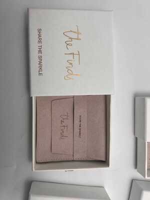 Bon prix Boîte à bijoux rigide en carton avec surface laminée mate, tailles et styles personnalisables, y compris couvercle rabattable, tiroir et boîte en deux parties, idéale pour l'emballage online