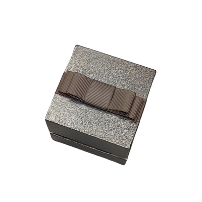 Bon prix Carton gris rigide Carton papier de bijoux boîte enveloppée dans du papier spécialisé en art dimensions personnalisables pour l'emballage d'anneaux colliers et boucles d'oreilles online