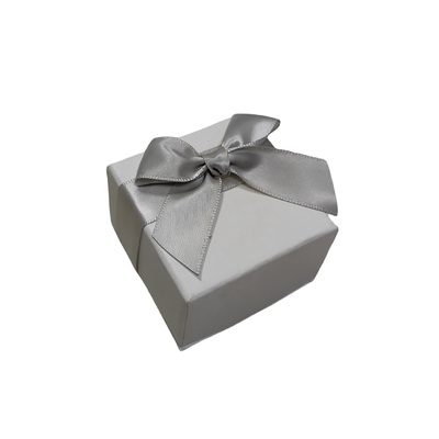 Bon prix Boîte de papier de bijoux personnalisable avec fermeture magnétique en carton gris et papier d'art parfait pour l'emballage et la présentation de cadeaux au détail online