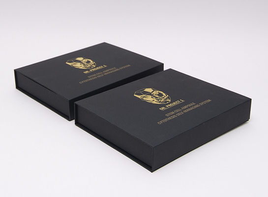 Bon prix L'emballage noir enferme dans une boîte la boîte rigide de papier de paquet de cadeau avec la mousse/carte d'insertion en ligne
